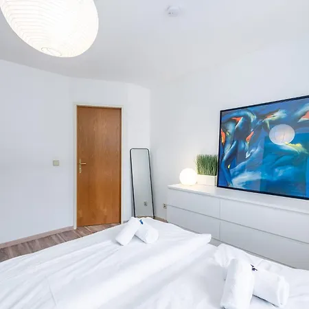 Апартаменты Base - By Mynests